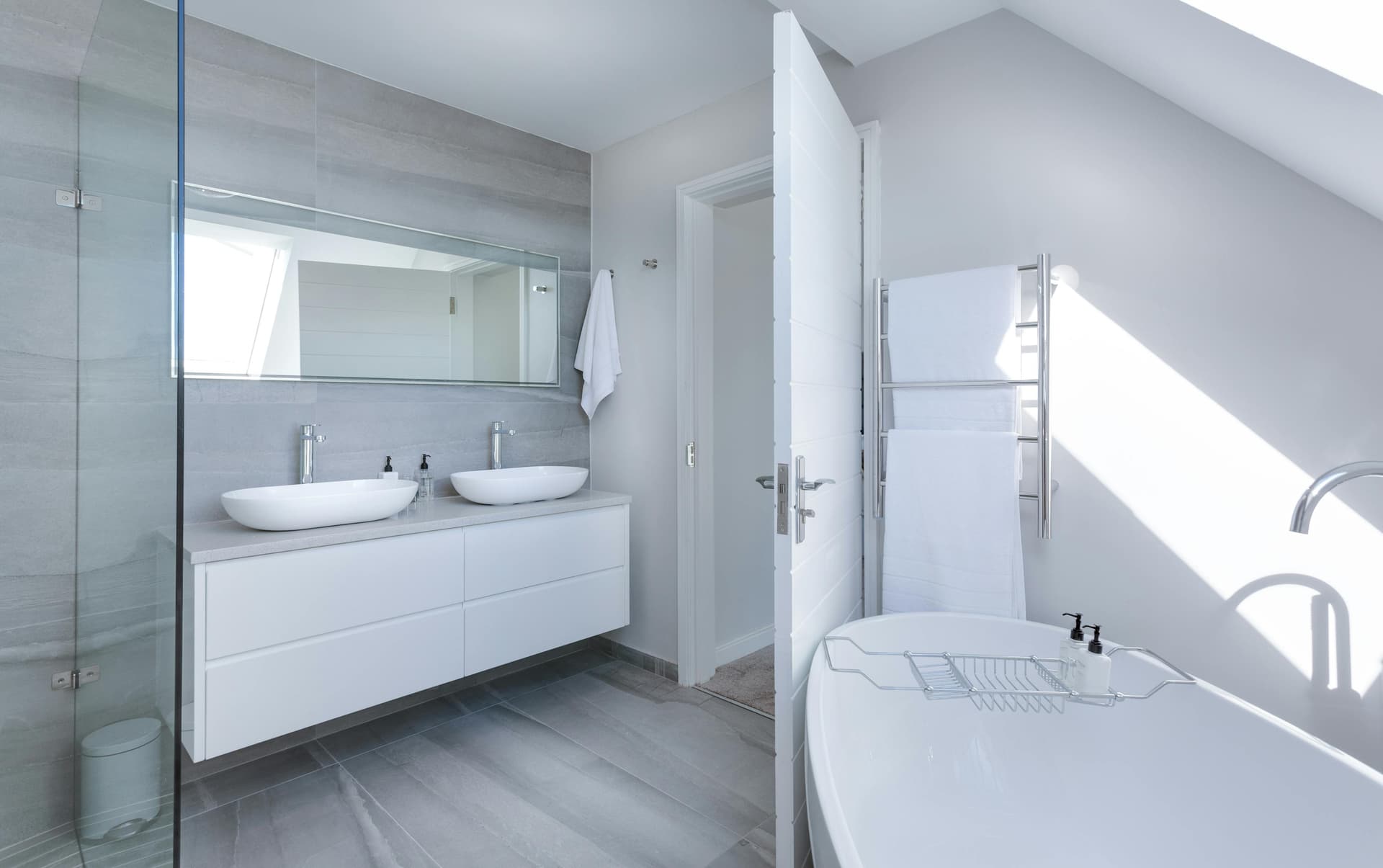 Produits essentiels pour rénover votre salle de bain