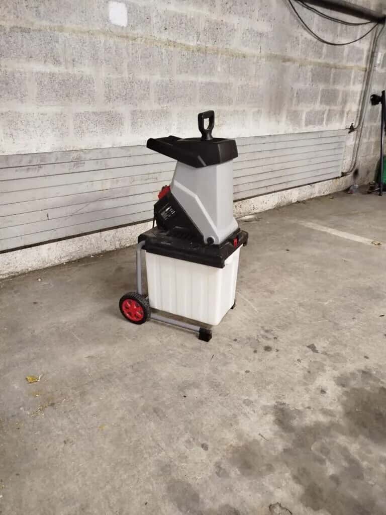 Broyeur à végétaux