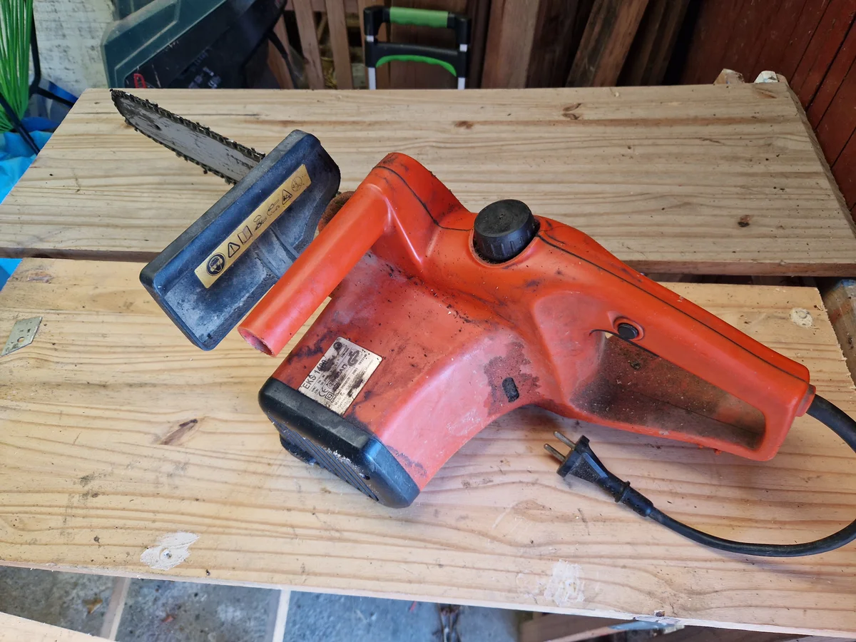 Tronconneuse électrique