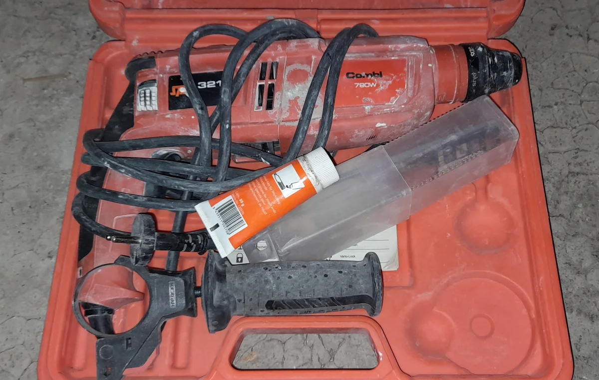 Perforateur SPIT 780W à louer entre particuliers