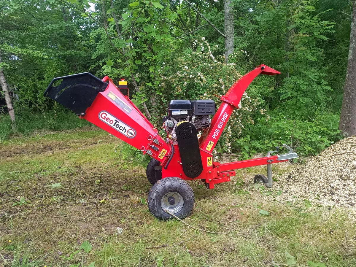 Broyeur à branches 15ch disponible à la lo
cation entre particuliers