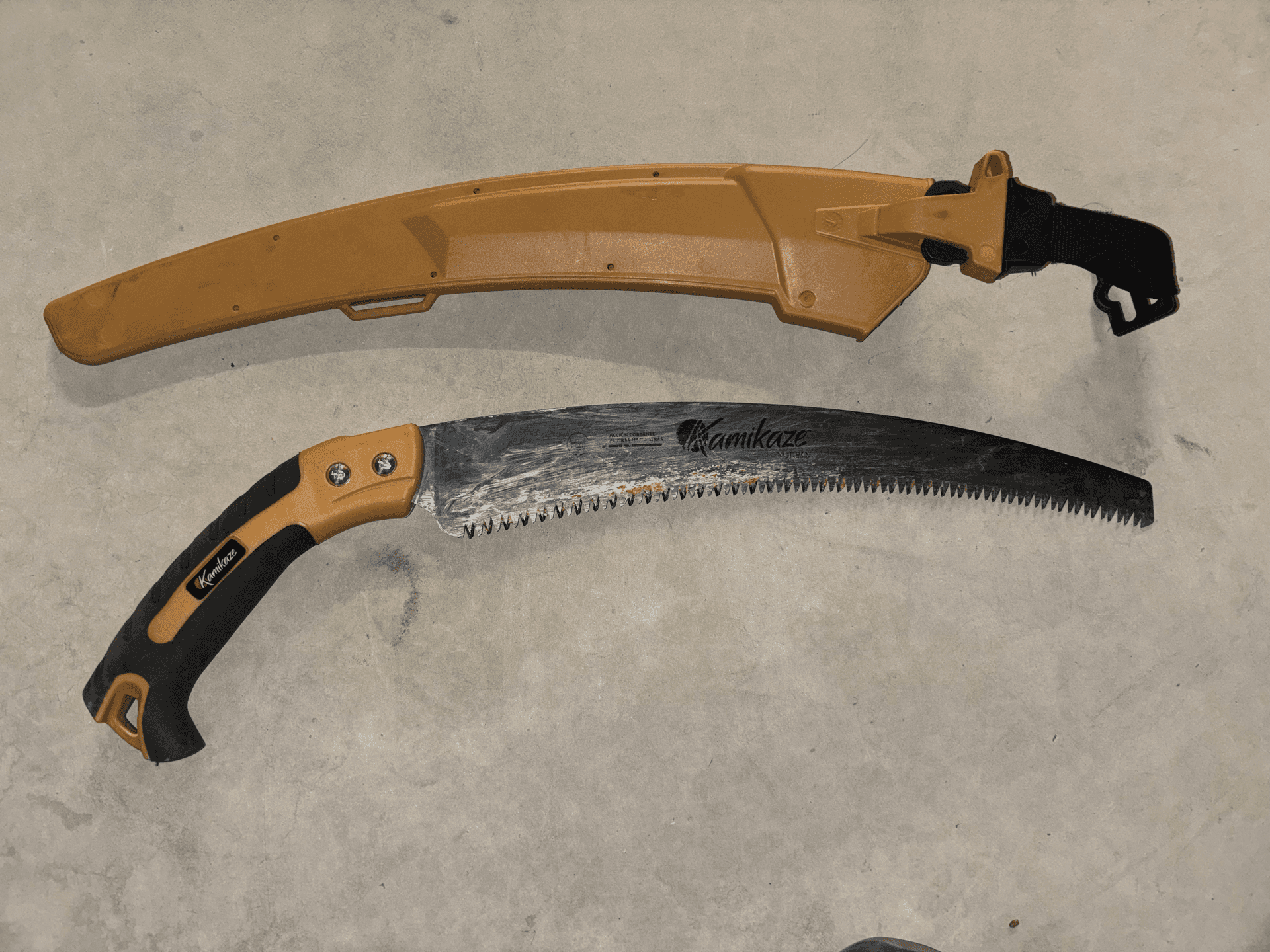 Scie à main Kamikaze