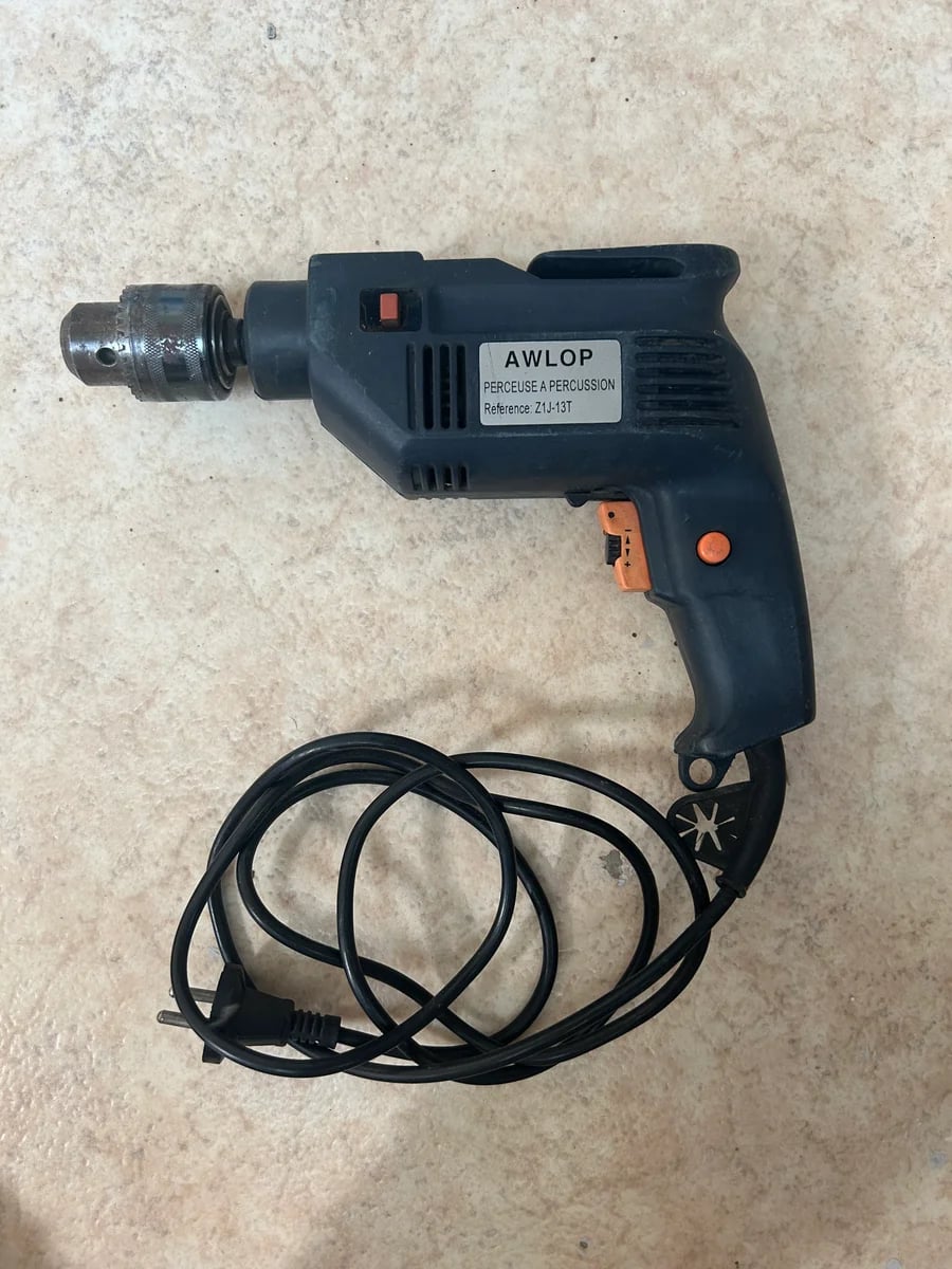 Perceuse à percussion Awlop à louer