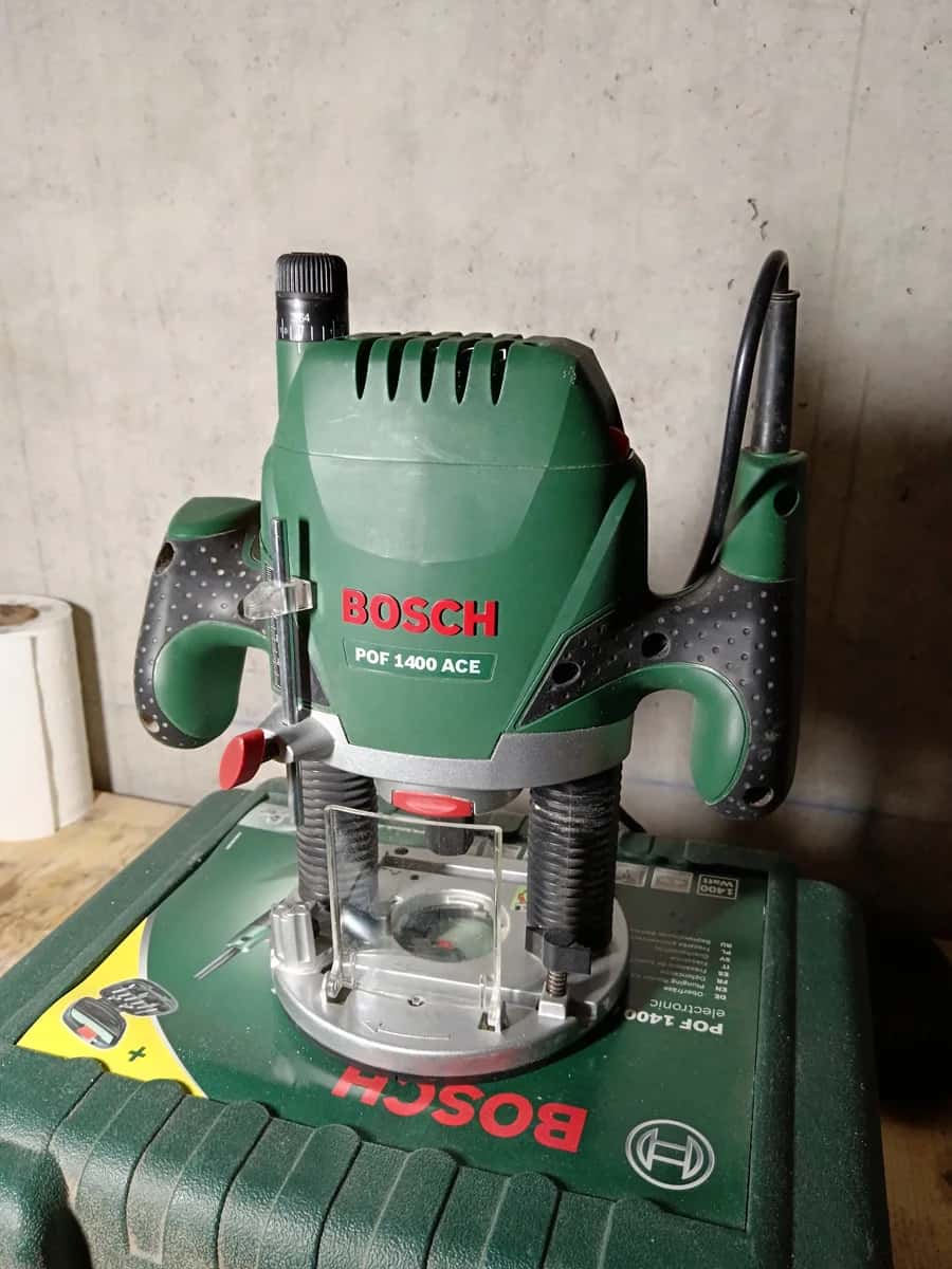 Défonceuse à bois bosch