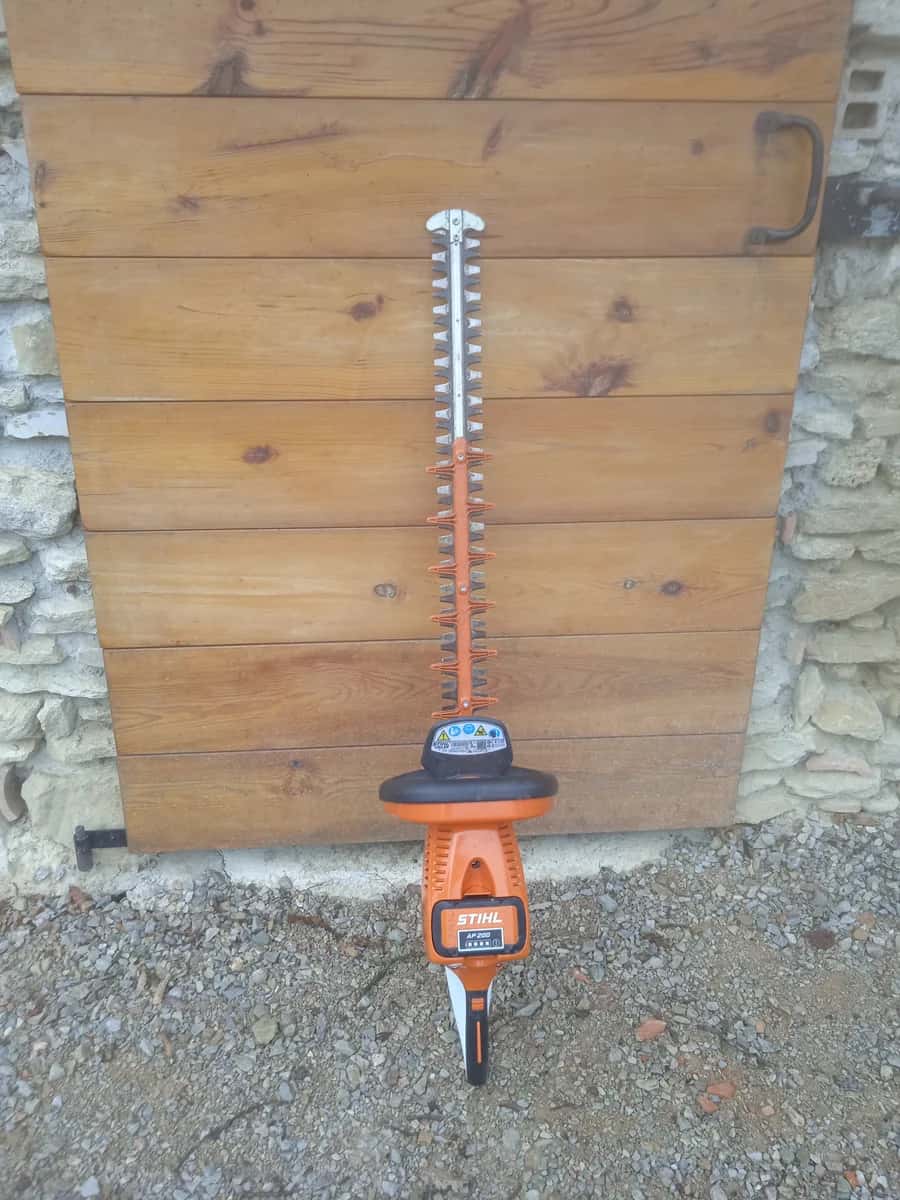 Taille haie Stihl à batterie lamier 60cm disponible à la location