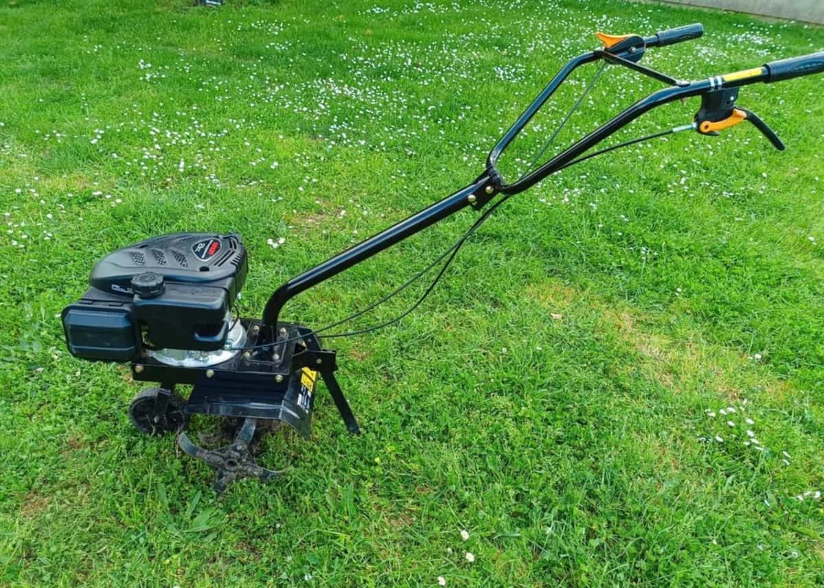 Motoculteur à louer