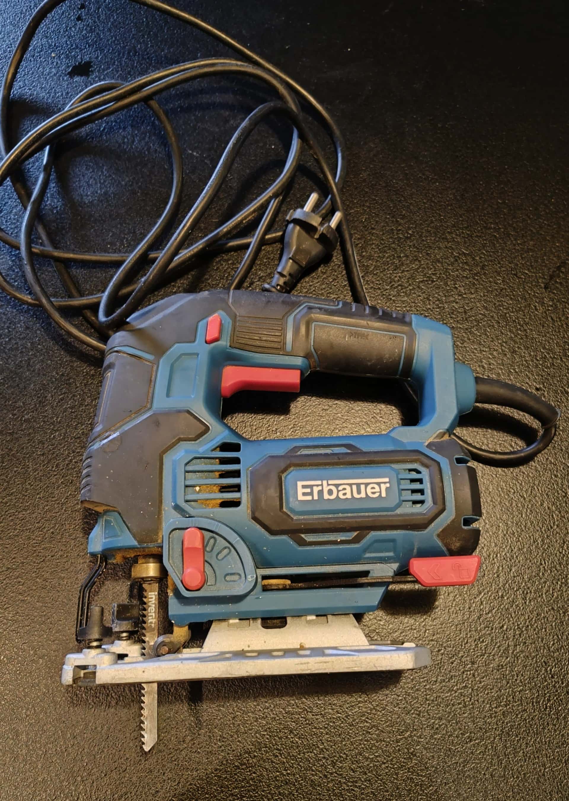 Scie sauteuse électrique