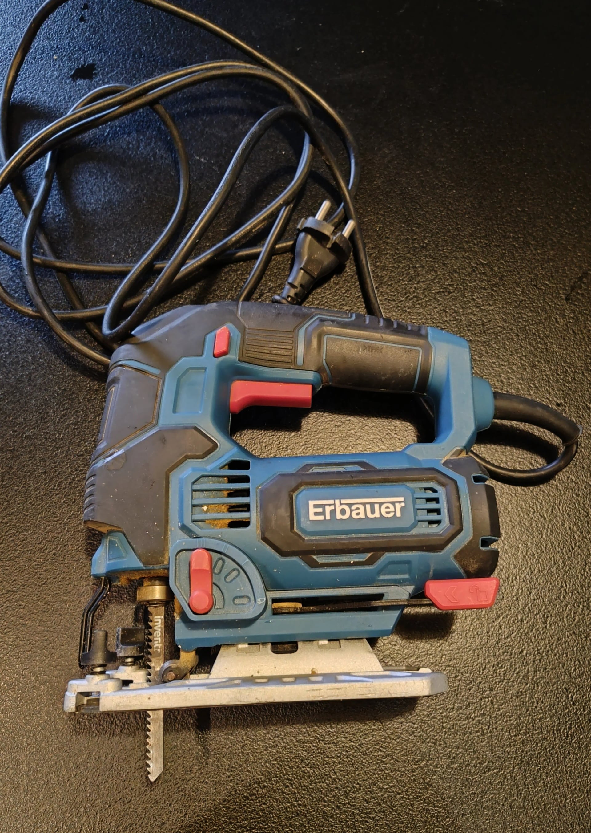 Scie sauteuse électrique