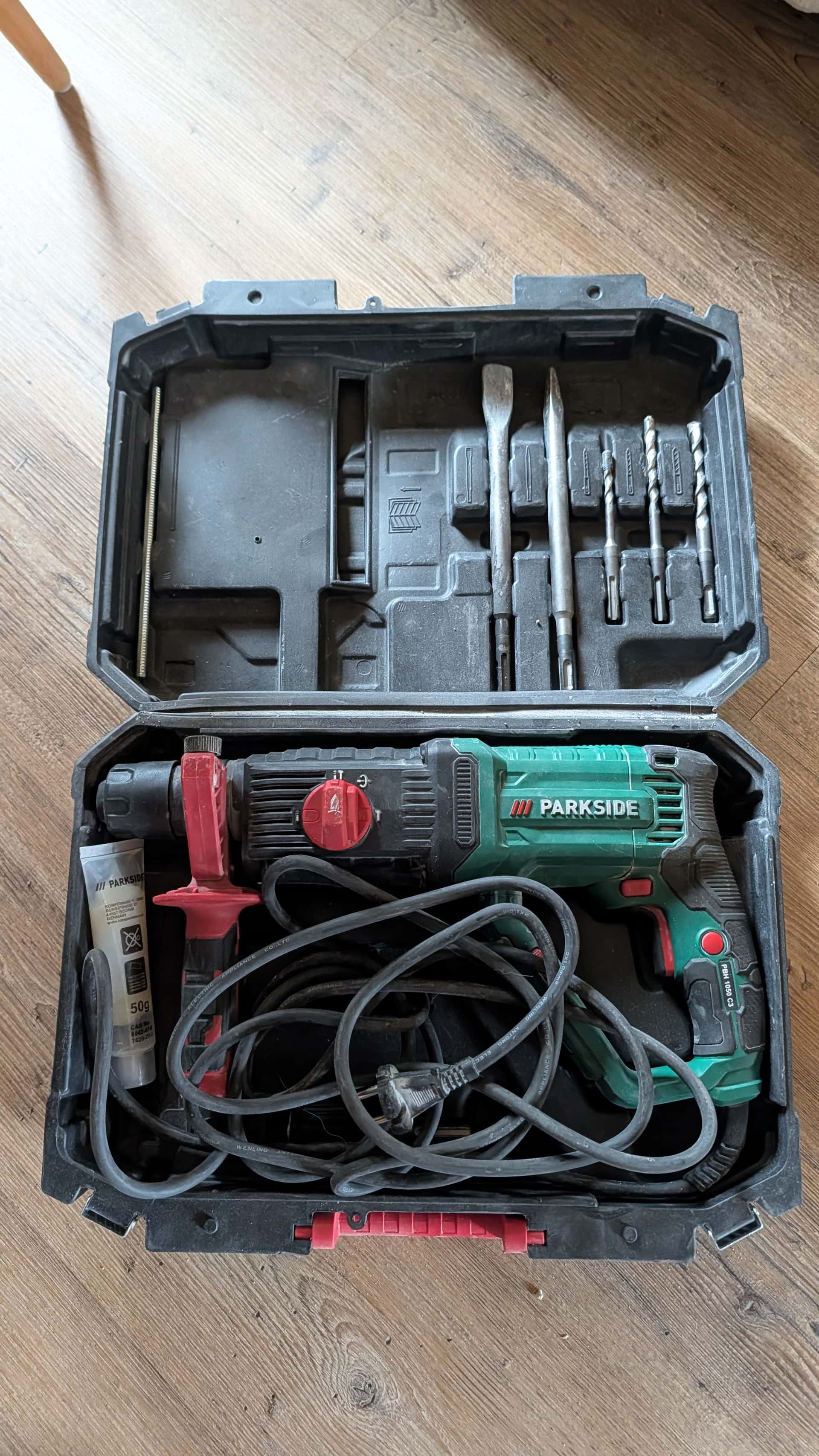 Perforateur burineur Parkside 1050W