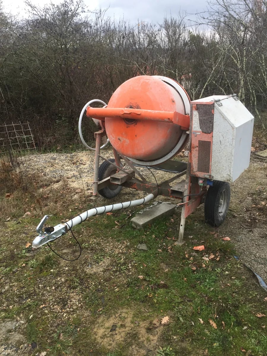 Bétonnière à loué