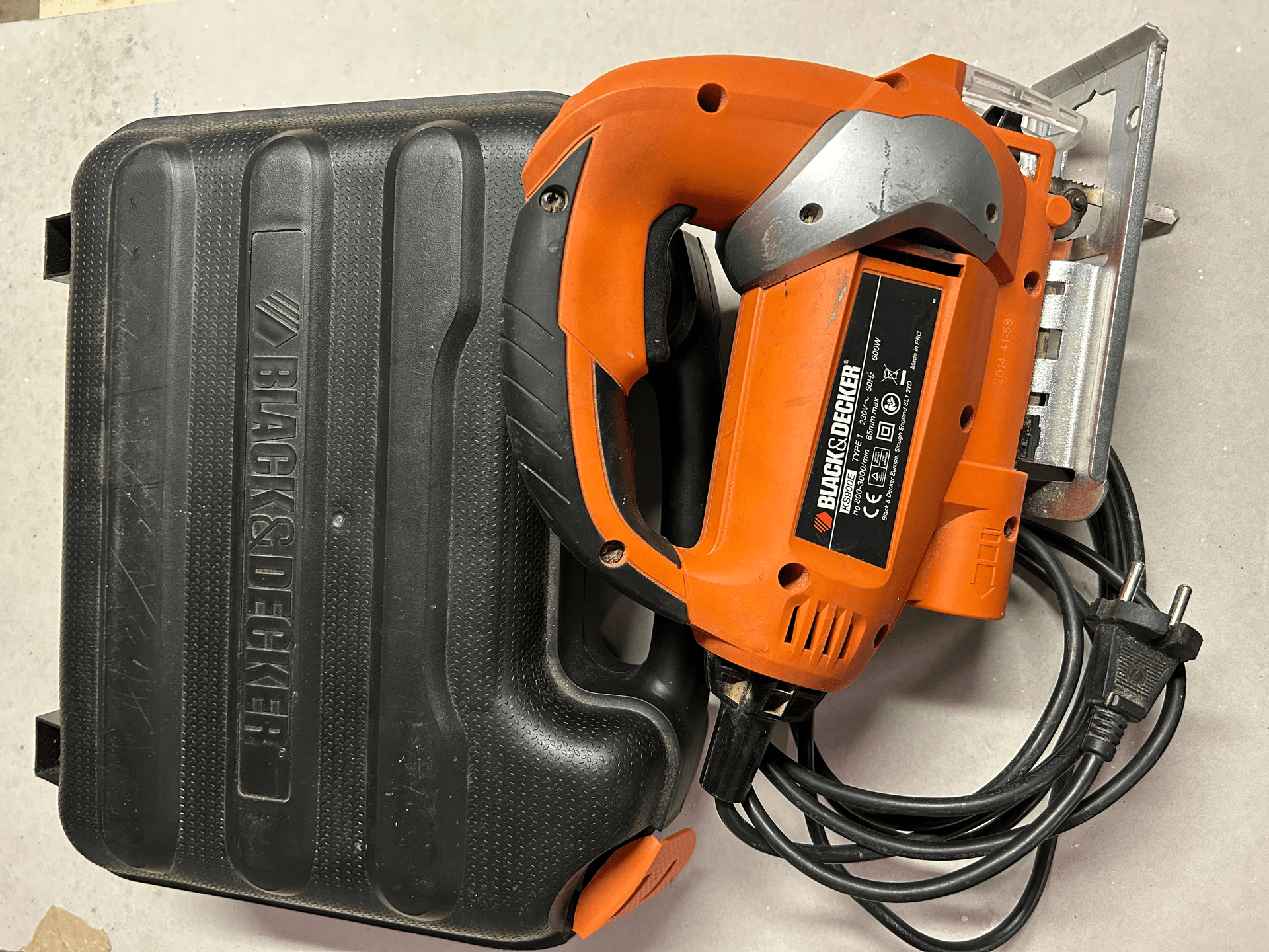 Loue scie sauteuse black et decker