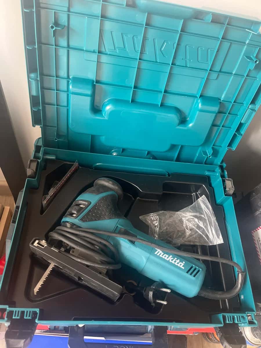 Scie sauteuse Makita filaire à louer entre particuliers