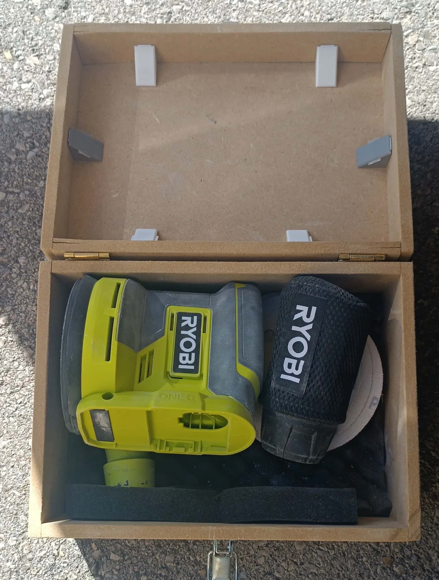 Ponceuse excentrique RYOBI R18 ROS