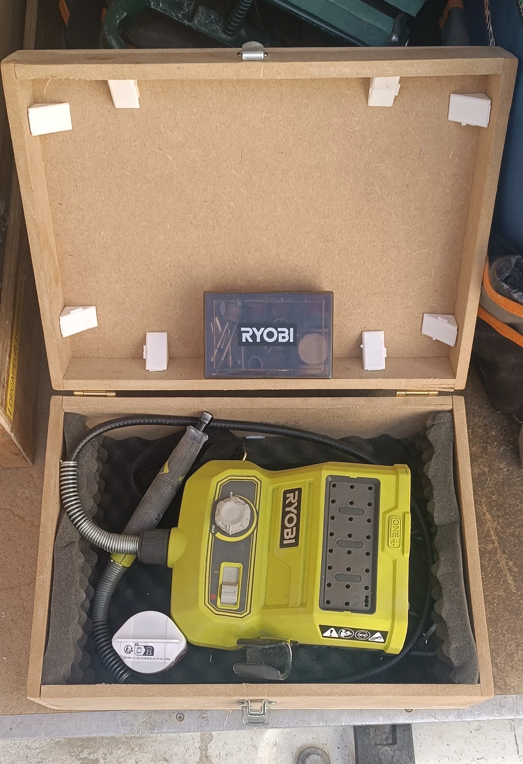 Mini outil multifonctions RYOBI R18 RT