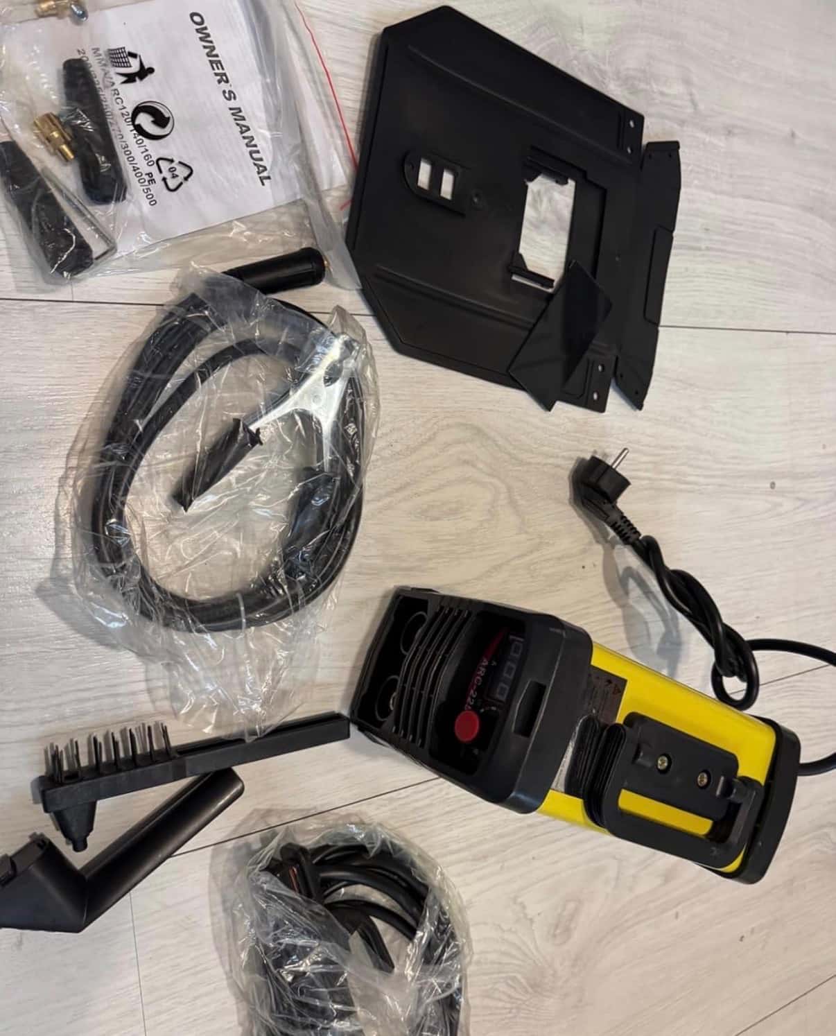 Poste à souder, Soudeuse à électrodes 300A