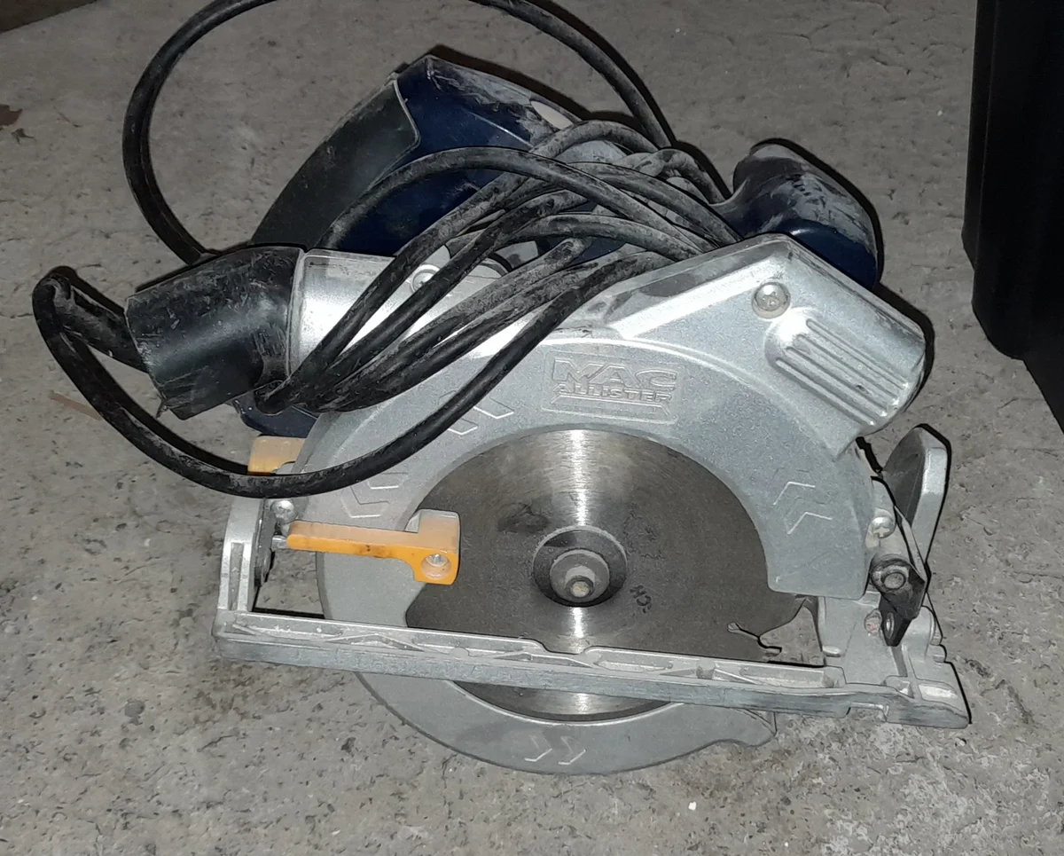 Scie circulaire Mac Allister à louer entre particuliers