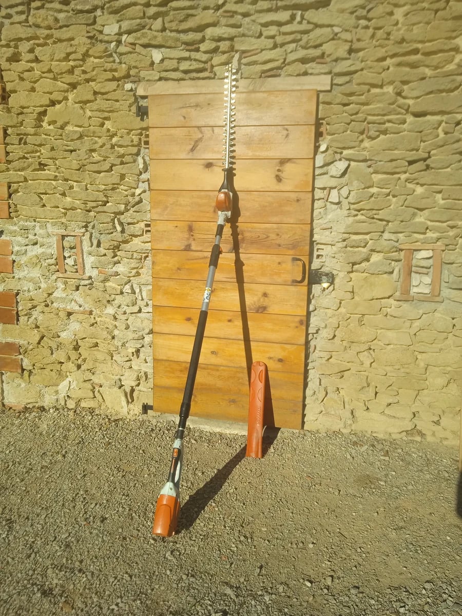 Taille haie perche télescopique à batterie Stihl