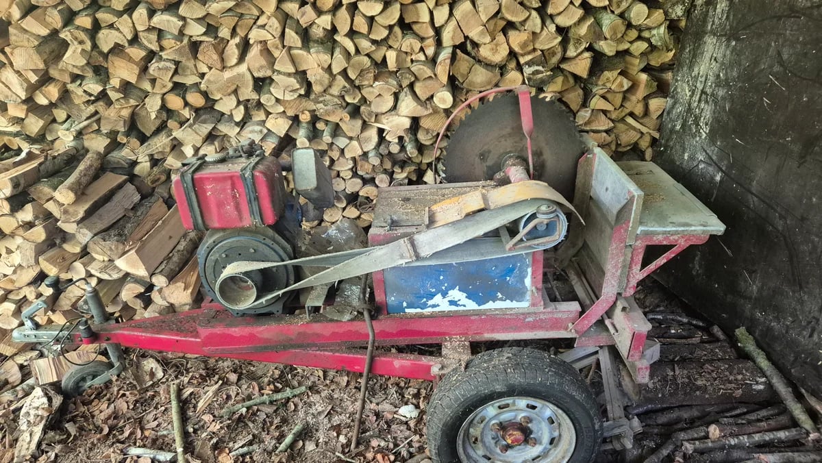 Banc de scie diesel sur remorque routiere