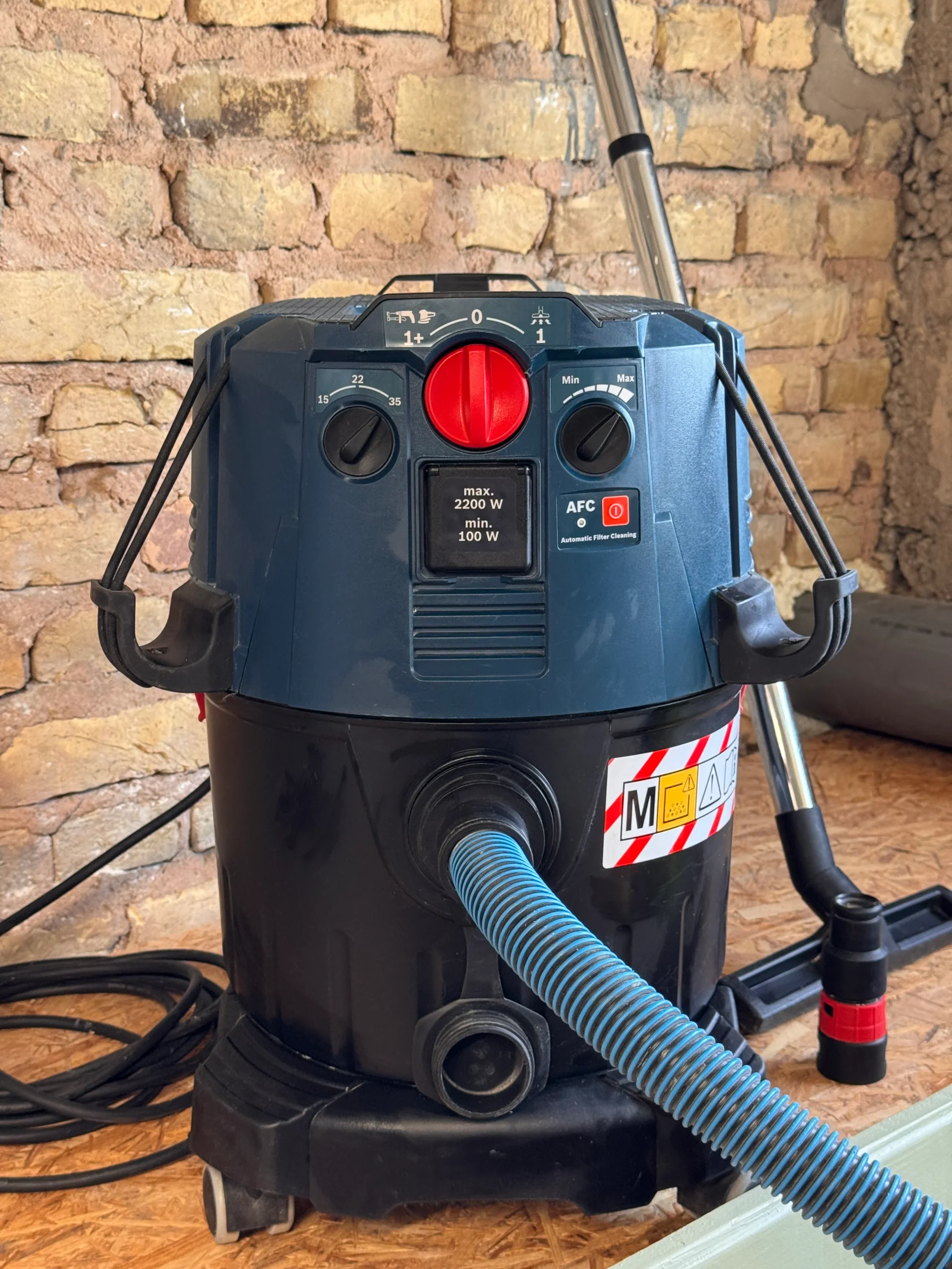 Aspirateur industriel spécial plâtre