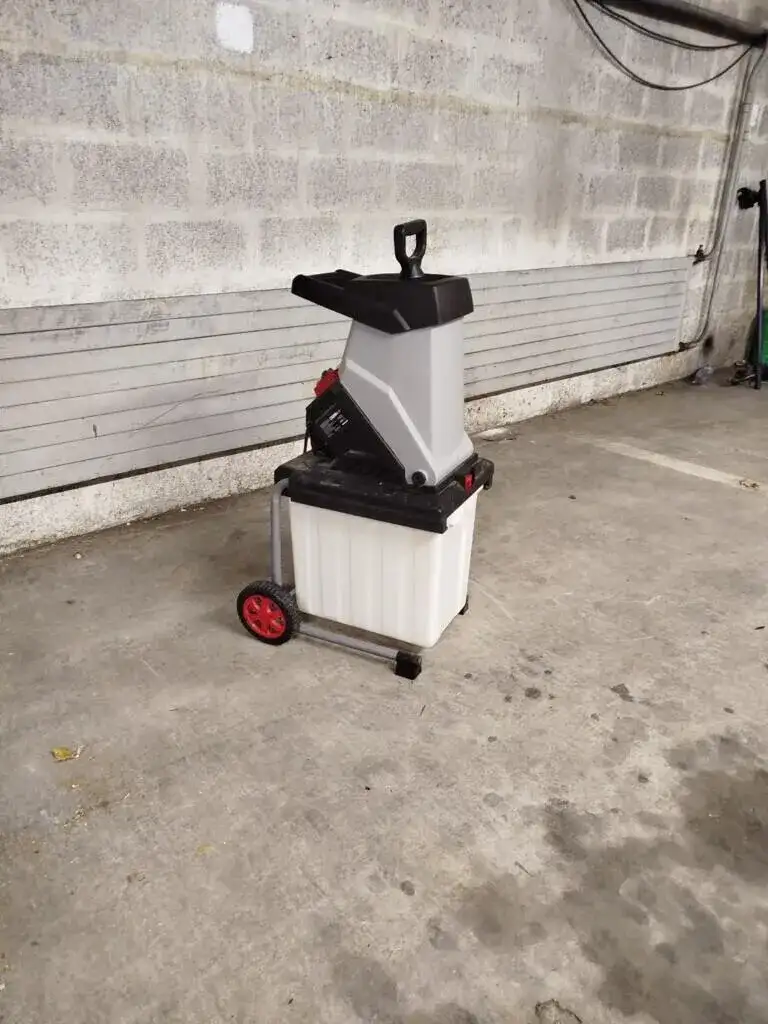 Broyeur à végétaux