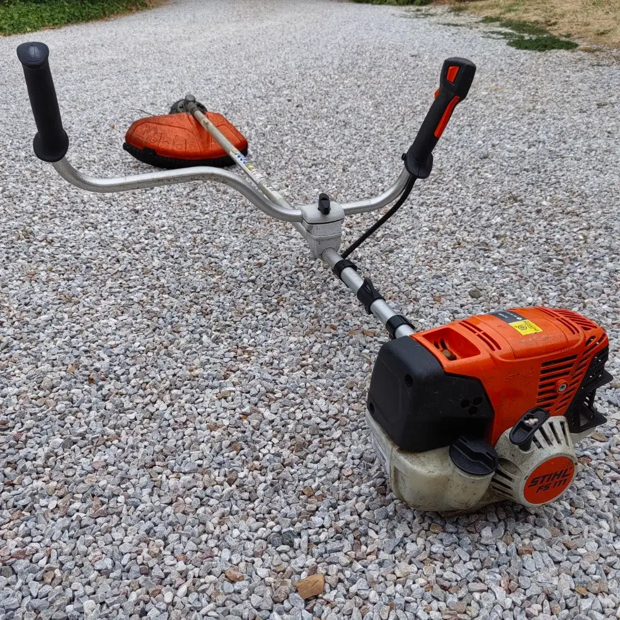 Débroussailleuse thermique STIHL FS 111