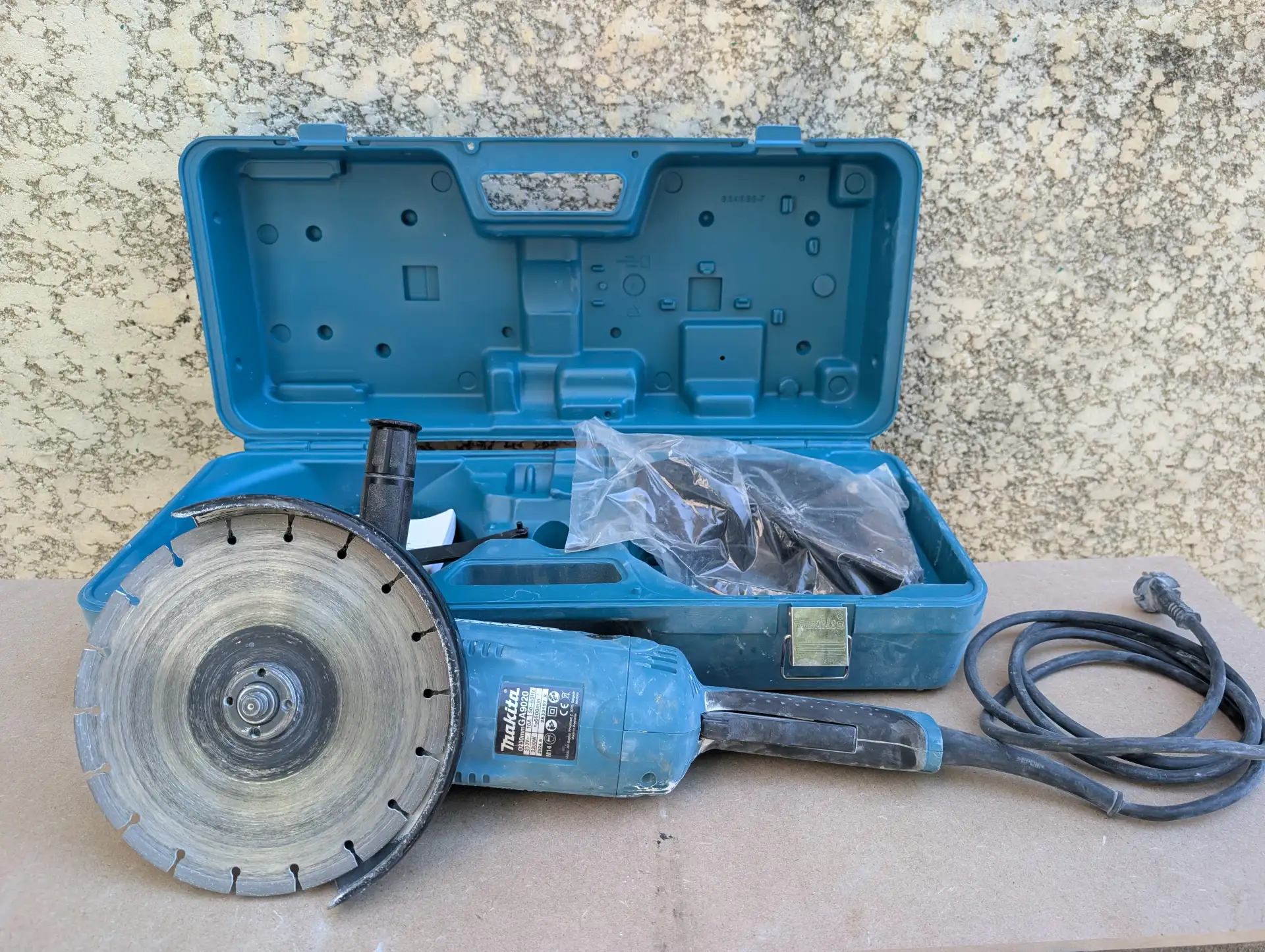 Disqueuse / Meuleuse 230 mm Makita