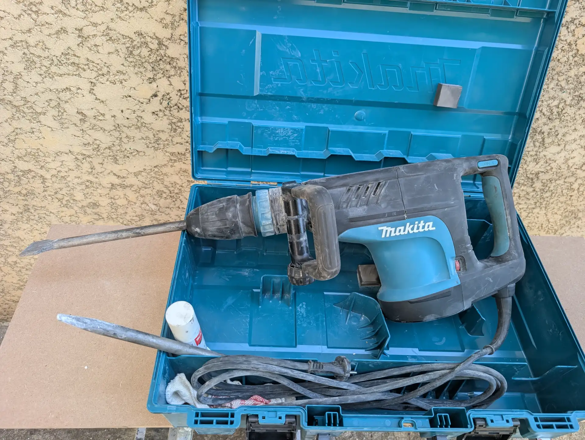 Marteau piqueur / Burineur Makita