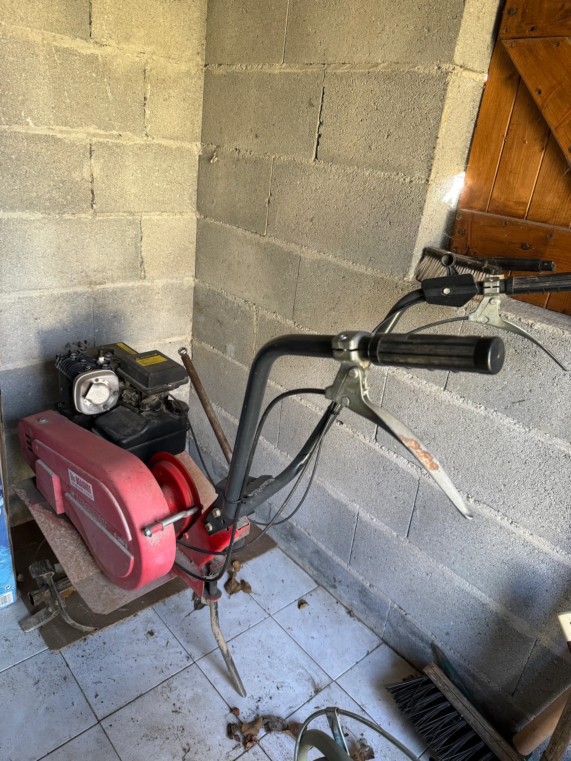 Motobineuse/motoculteur