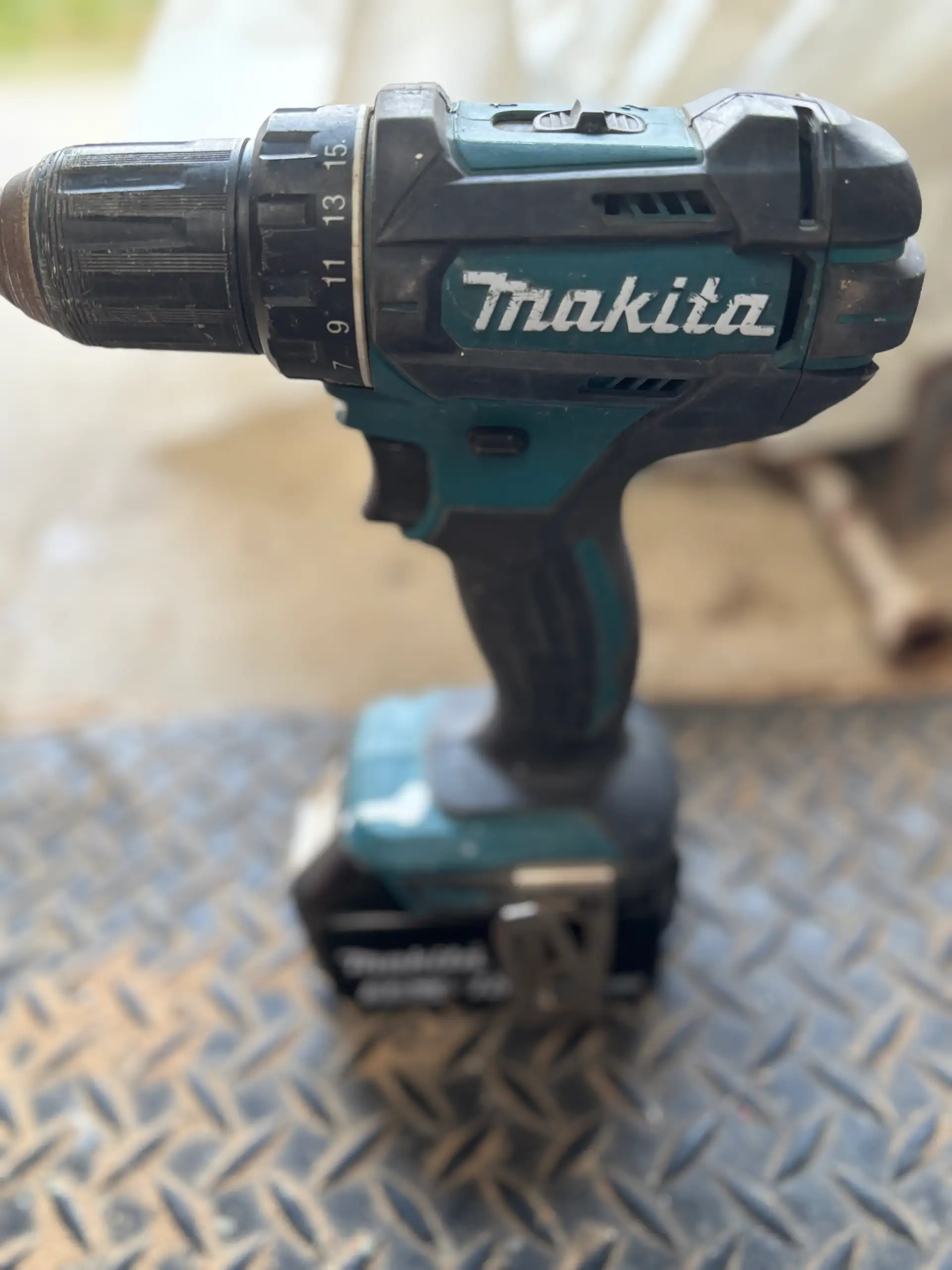 Perceuse Makita 