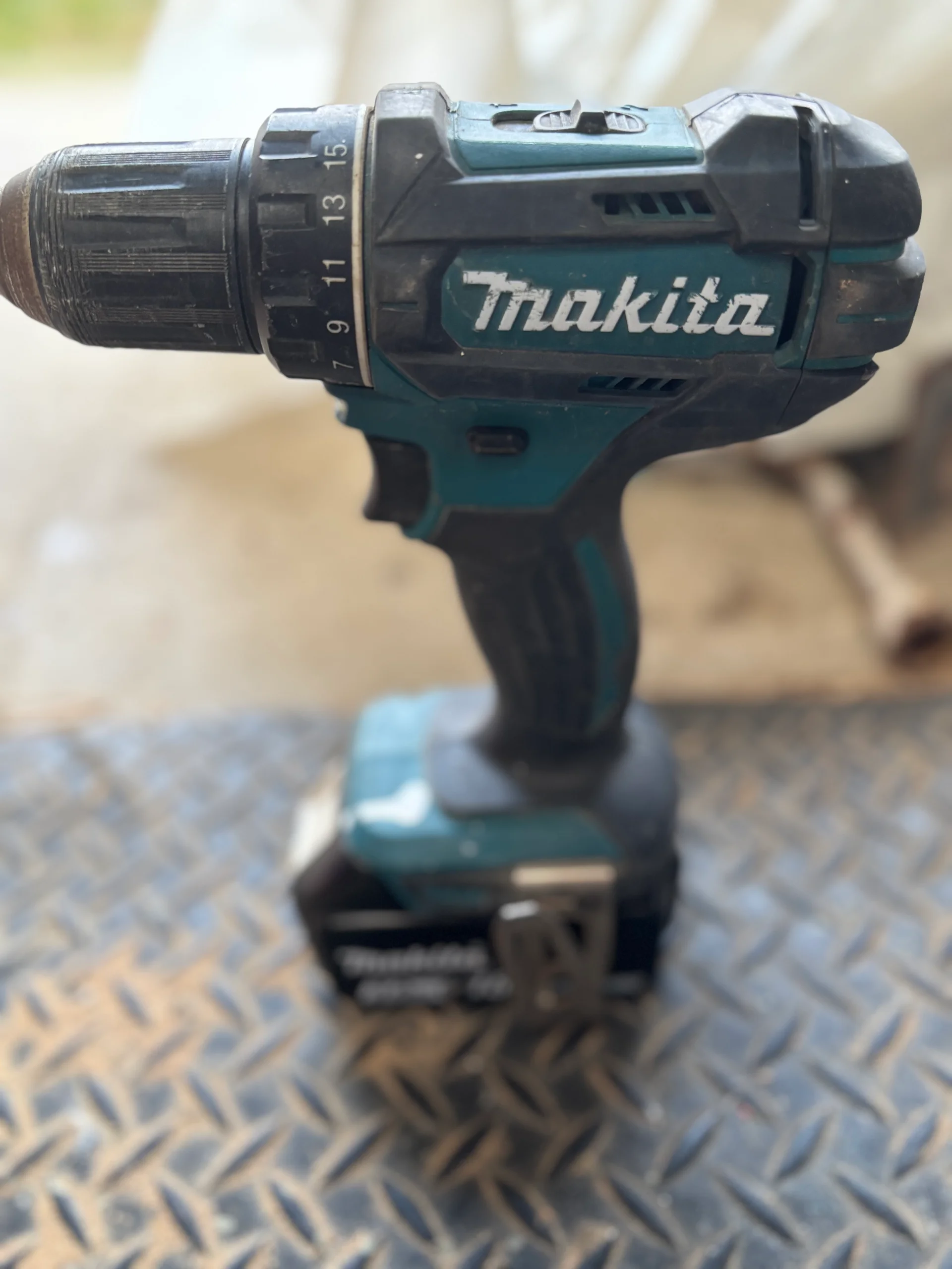 Perceuse Makita 