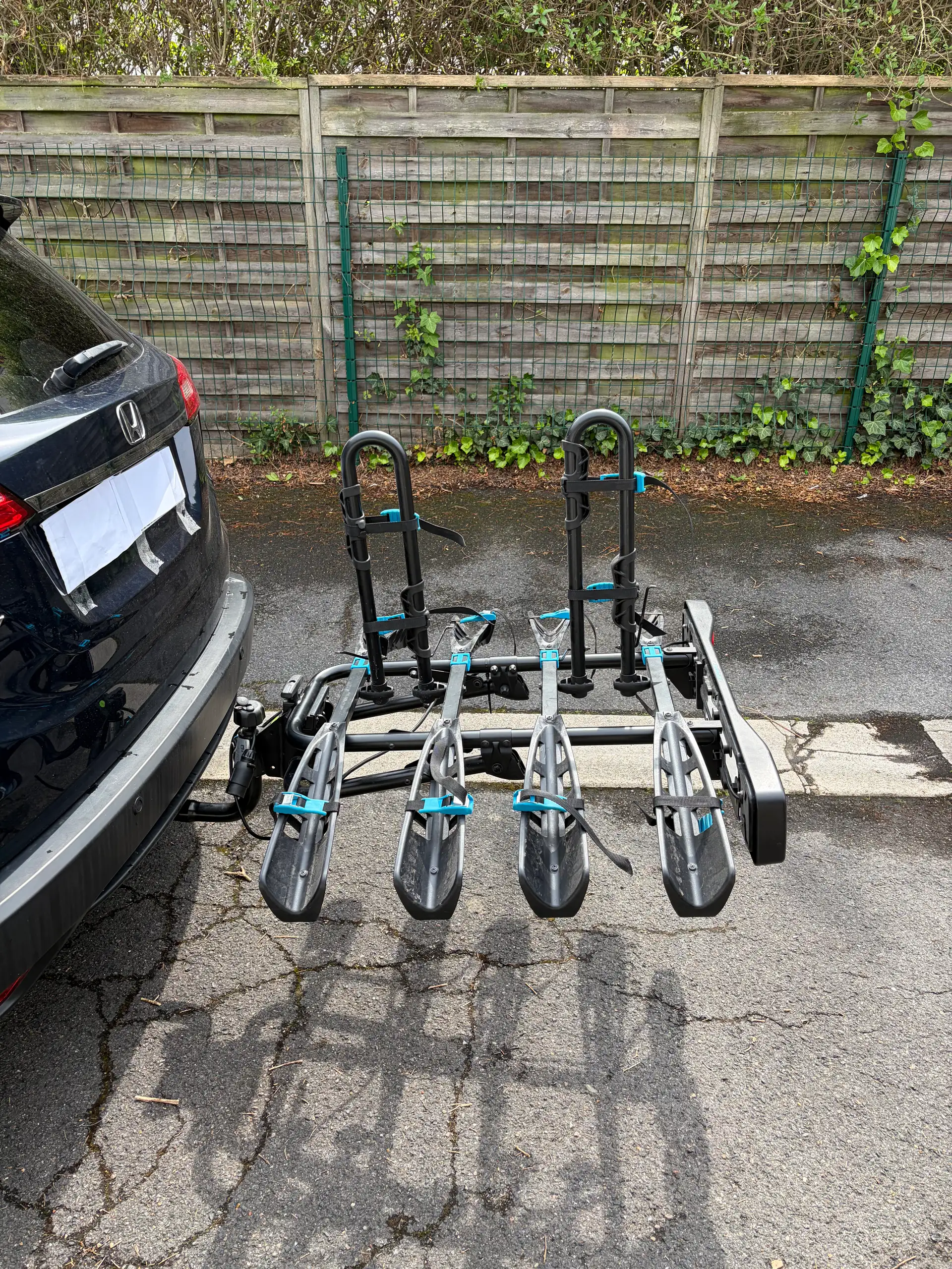 Porte-vélos sur attelage NORAUTO pour 4 vélos
