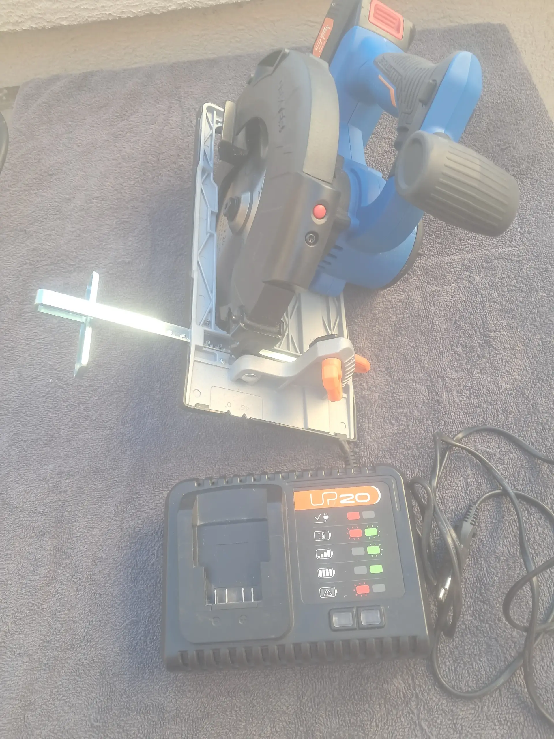 Scie circulaire batterie 