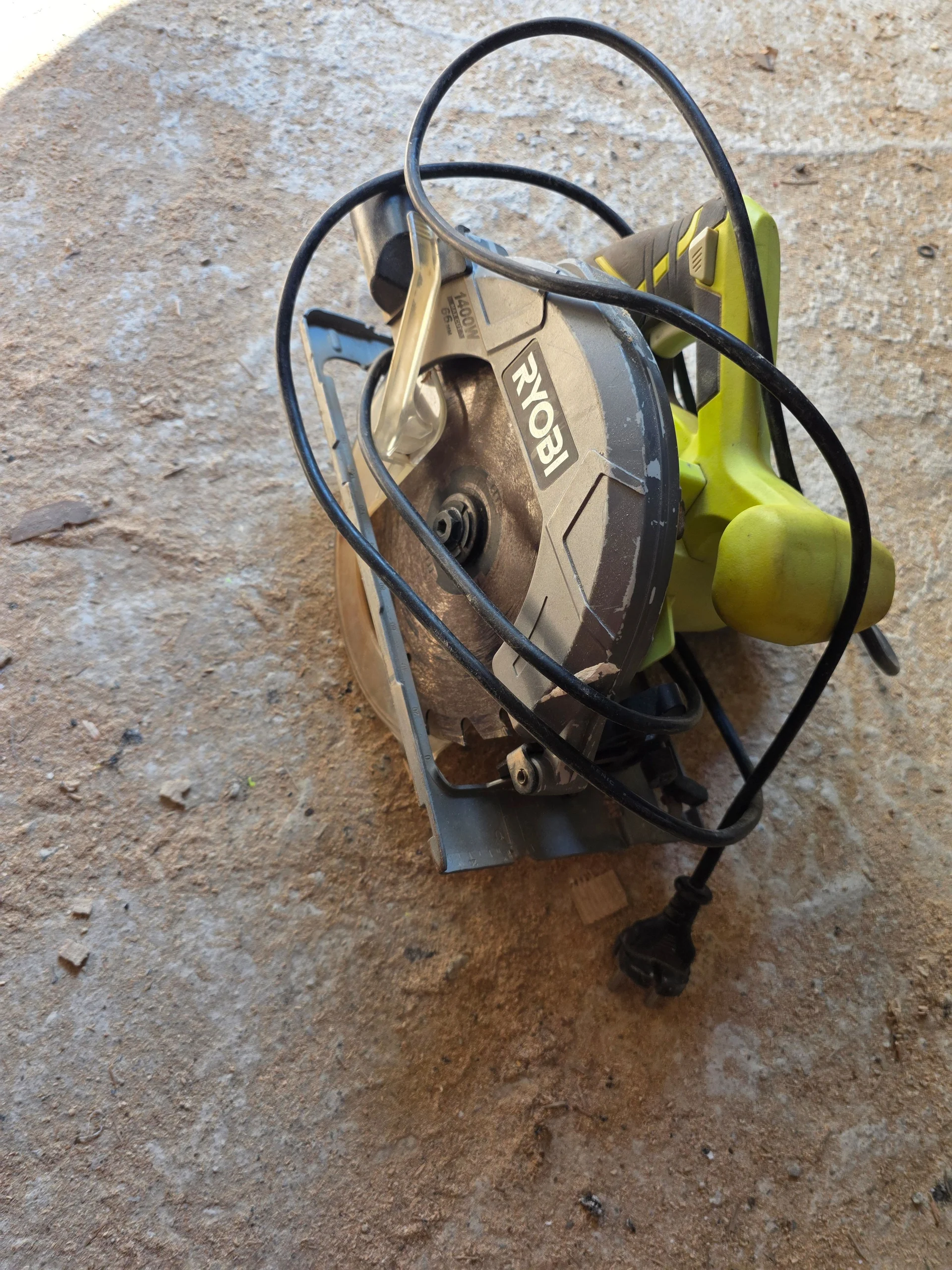 Scie circulaire ryobi
