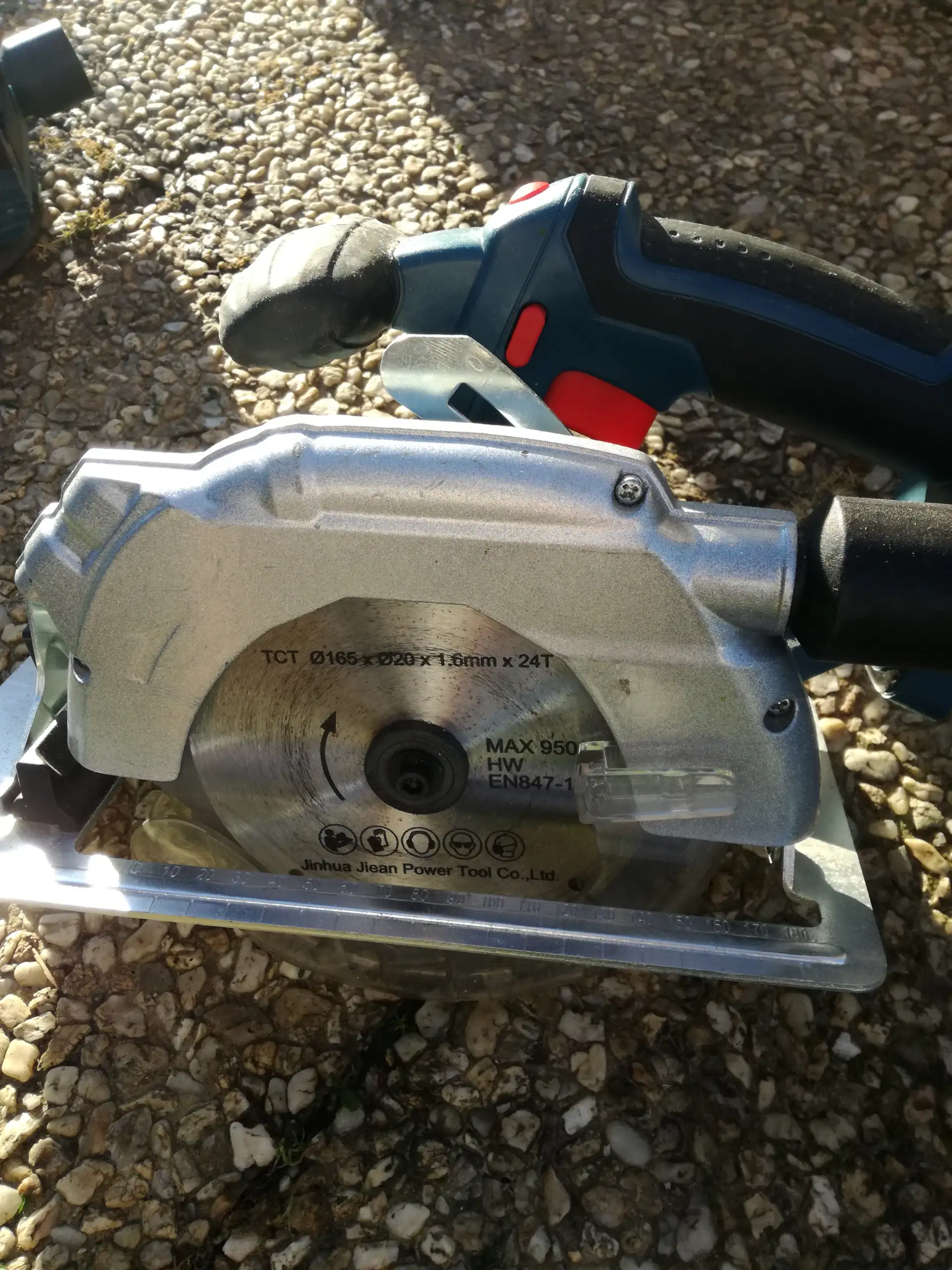 scie circulaire sur batterie