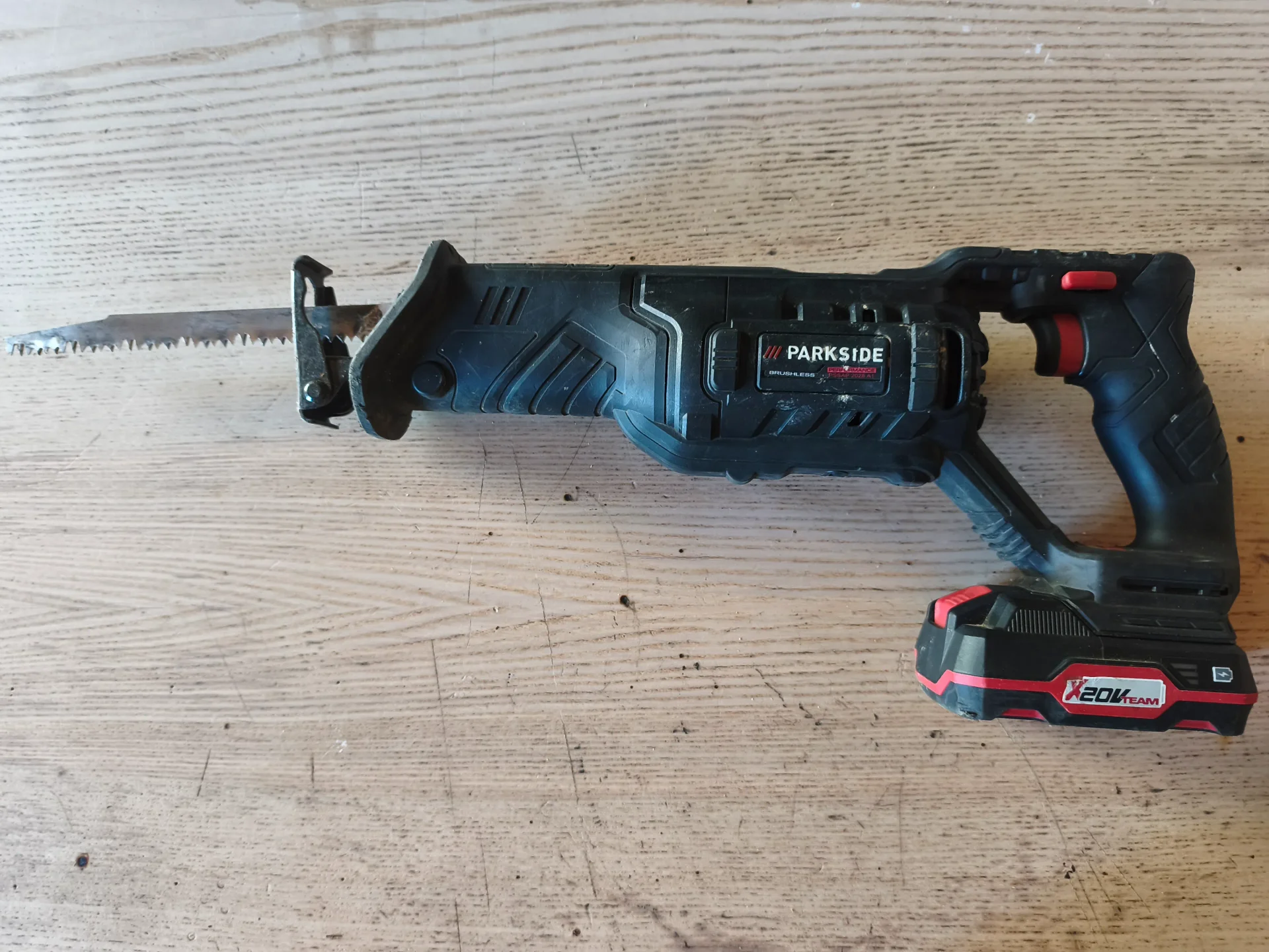Scie sabre sans fil Parkside Performance – 20 V
