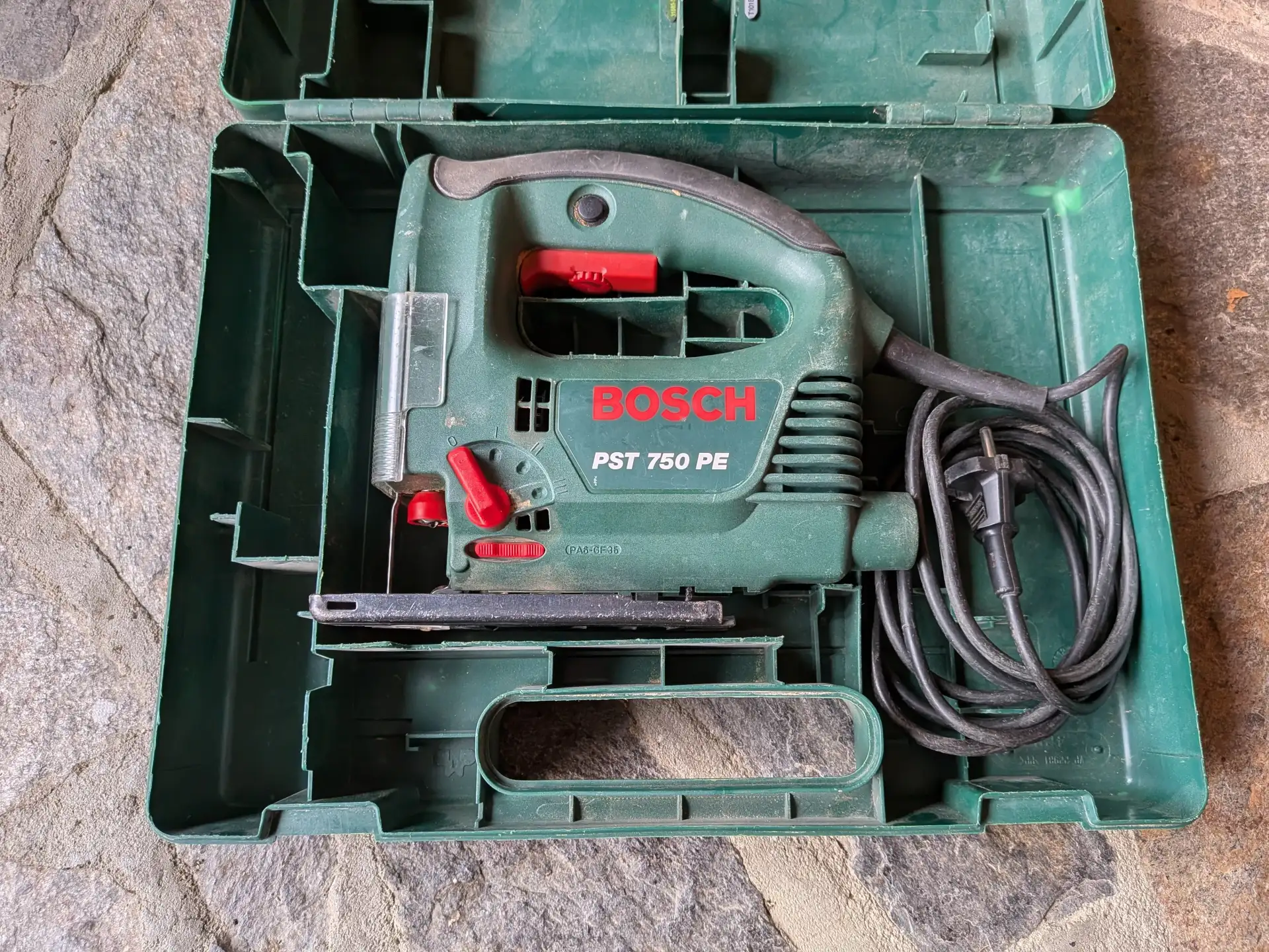 Scie sauteuse Bosch PST 750 PE