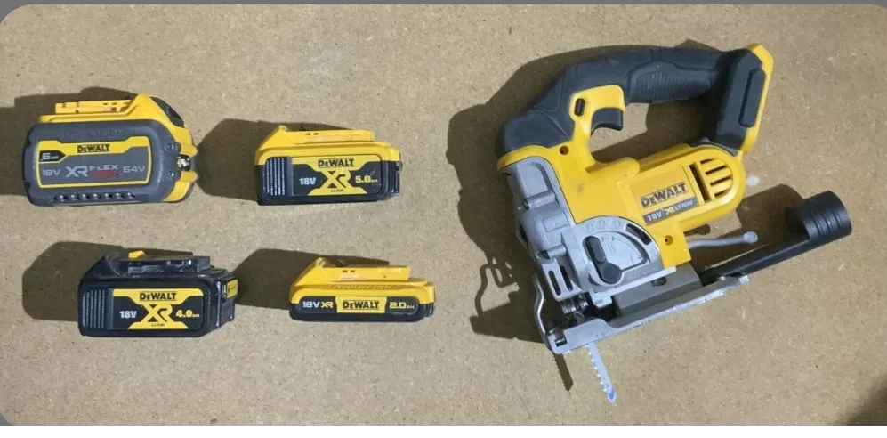Scie sauteuse sans-fil Dewalt 