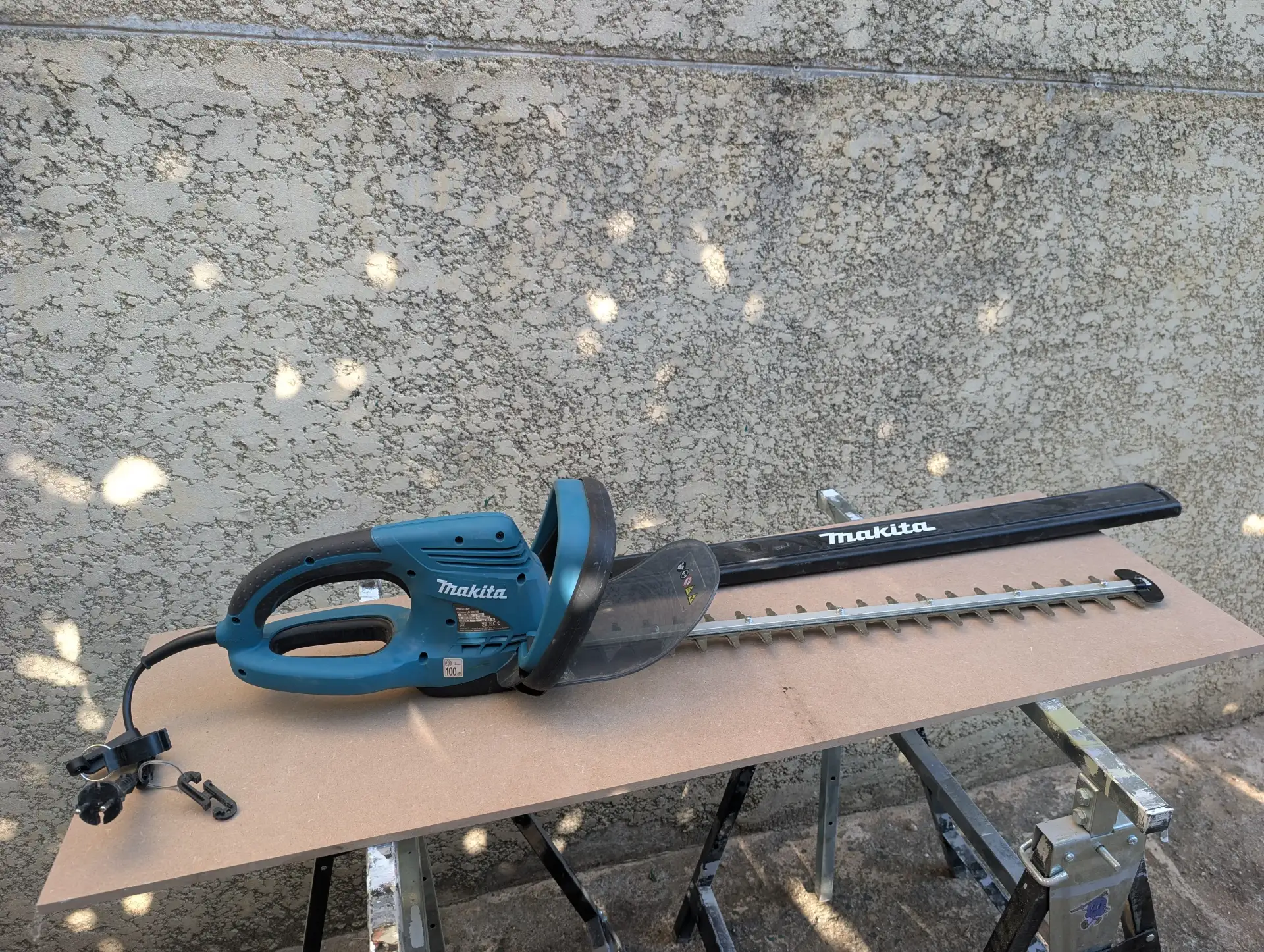 Taille-haie électrique Makita