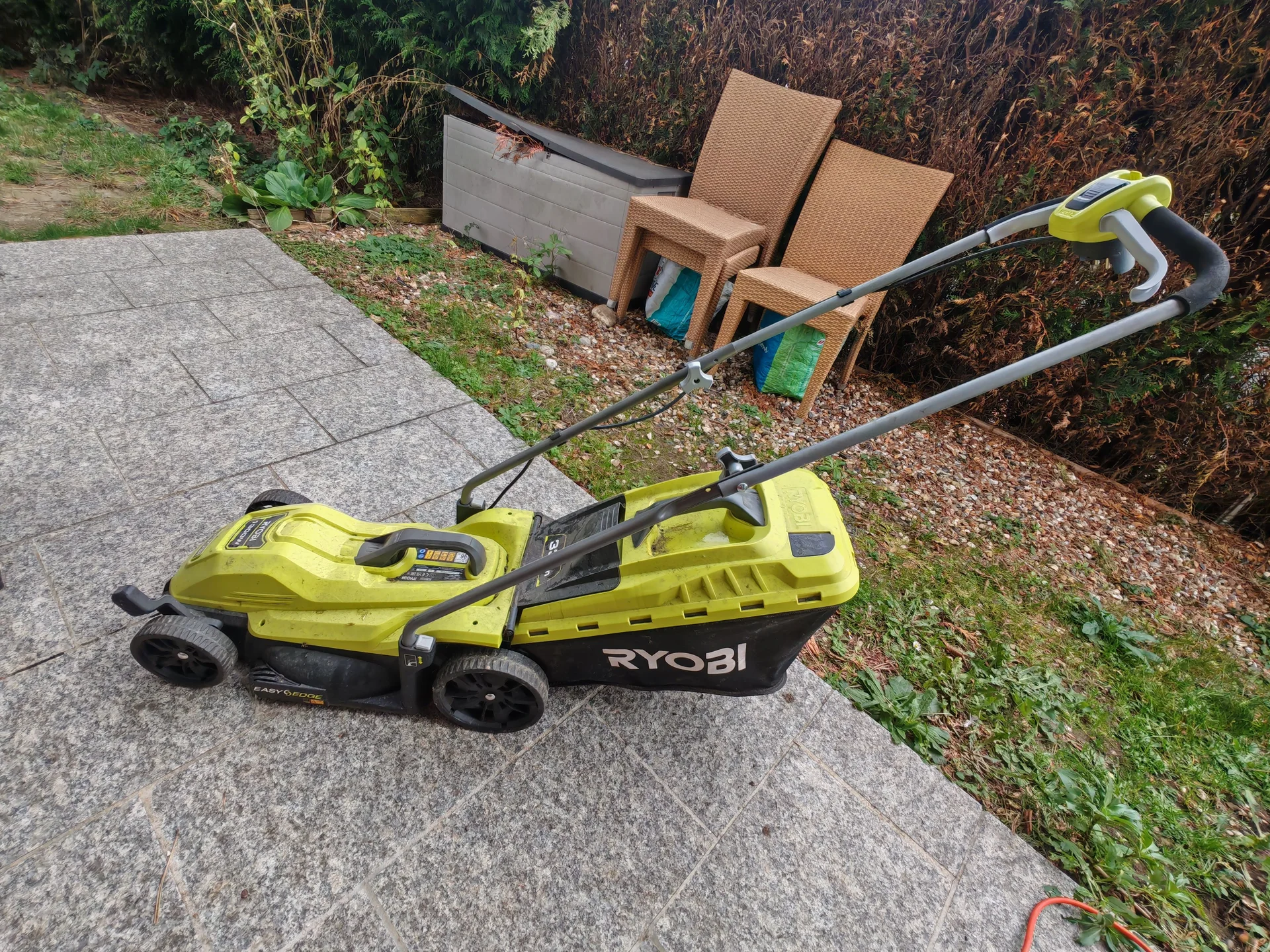 Tondeuse électrique filaire RYOBI
